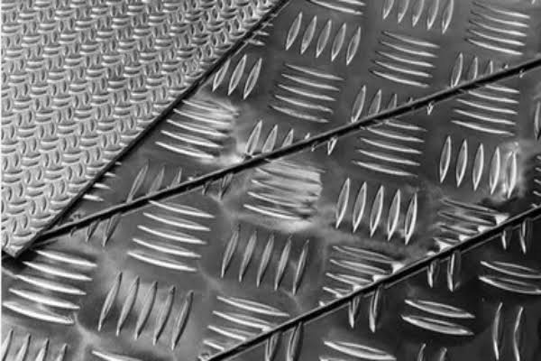 ورق استیل آجدار | راهنمای کامل خرید، وزن و آلیاژها - تصویر 4